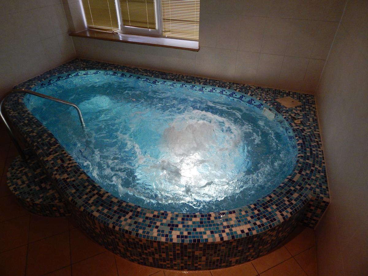 Karpaty Viking Motel Nizhneye Sinevidnoye ภายนอก รูปภาพ