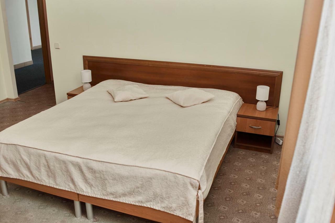Karpaty Viking Motel Nizhneye Sinevidnoye ภายนอก รูปภาพ